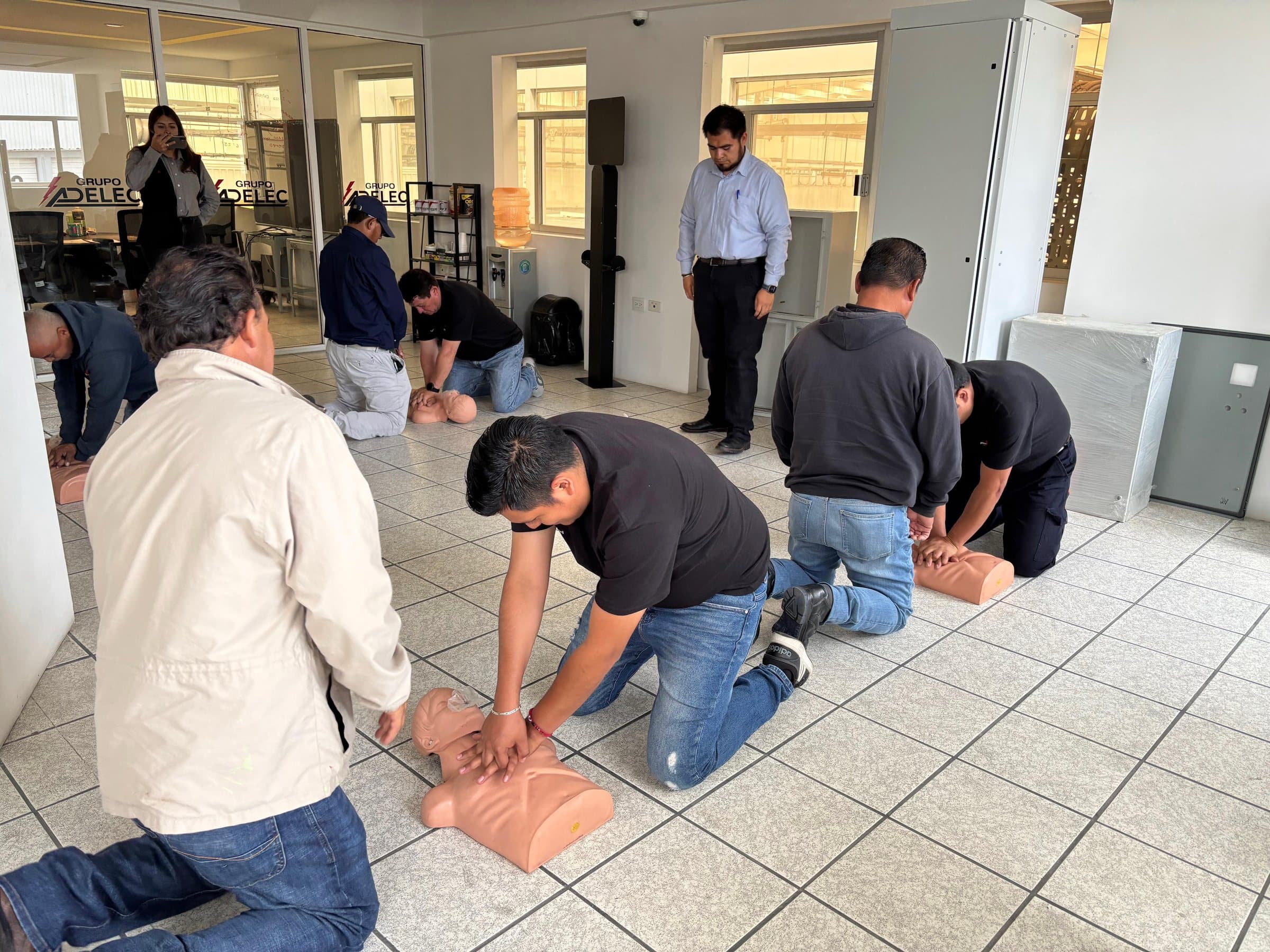 Práctica de RCP durante un curso In Company de Grupo VAD en instalaciones del cliente